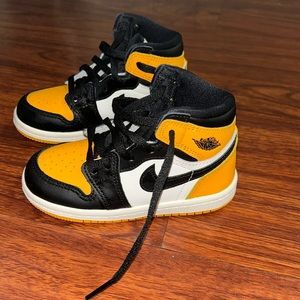 Jordan 1. Toddler 8c. Black , yellow and white.